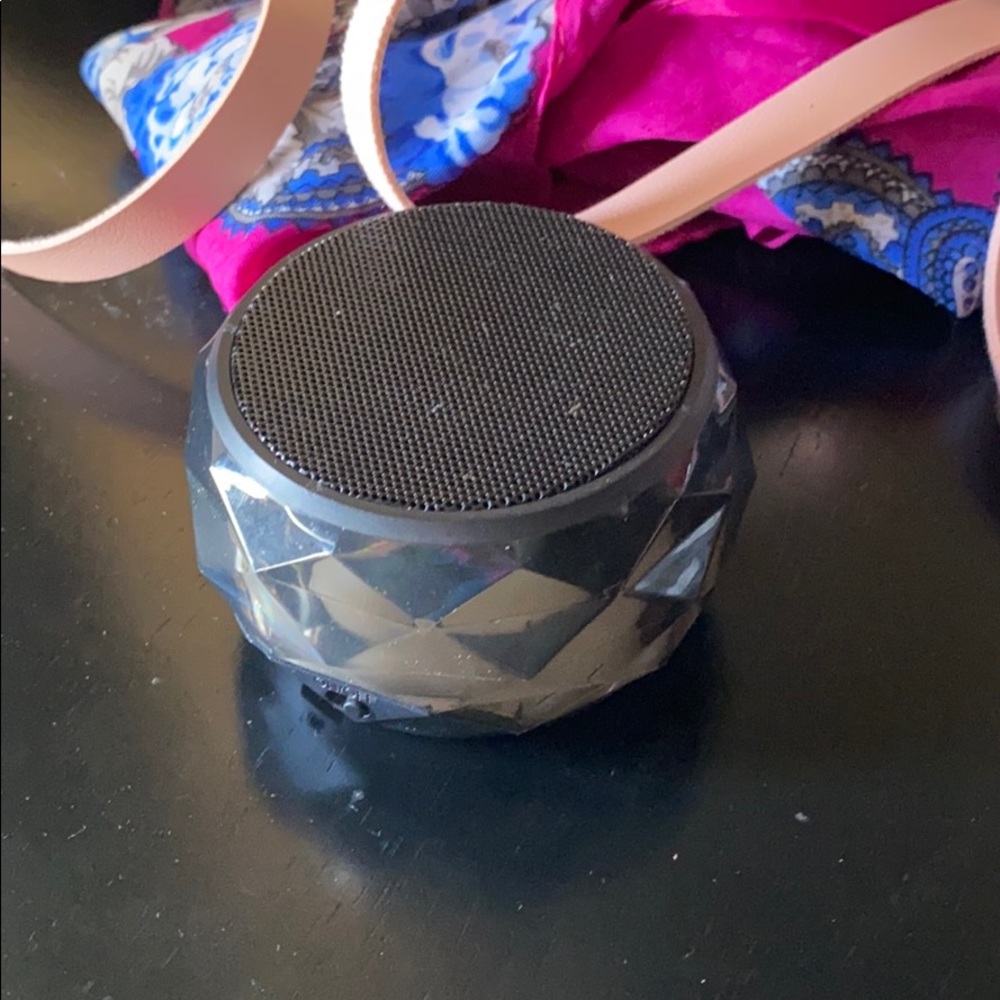 A Bluetooth speaker just need a charger